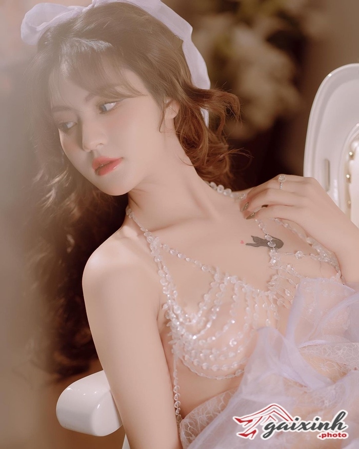 anh gai xinh da trang mac bikini