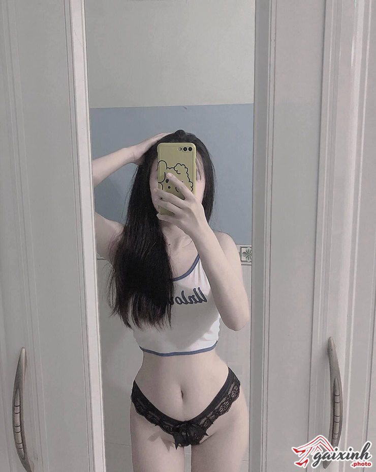 anh chup eo truoc guong 06