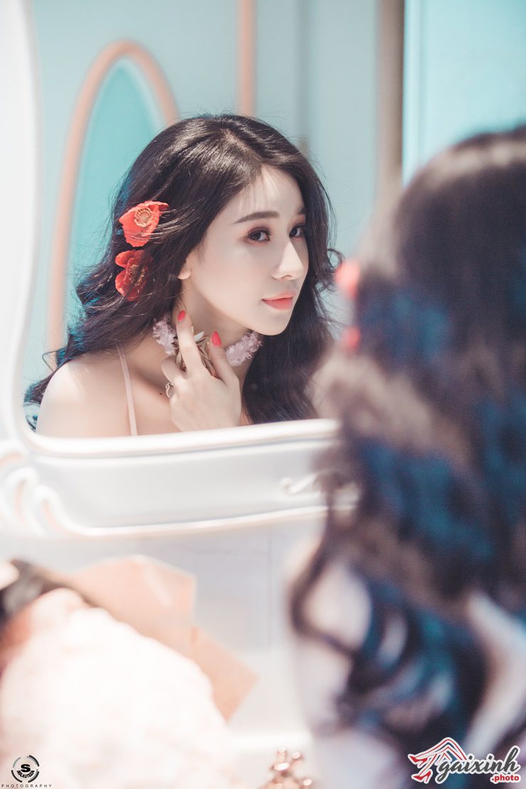 anh chup truoc guong che mat nu toc dai 01