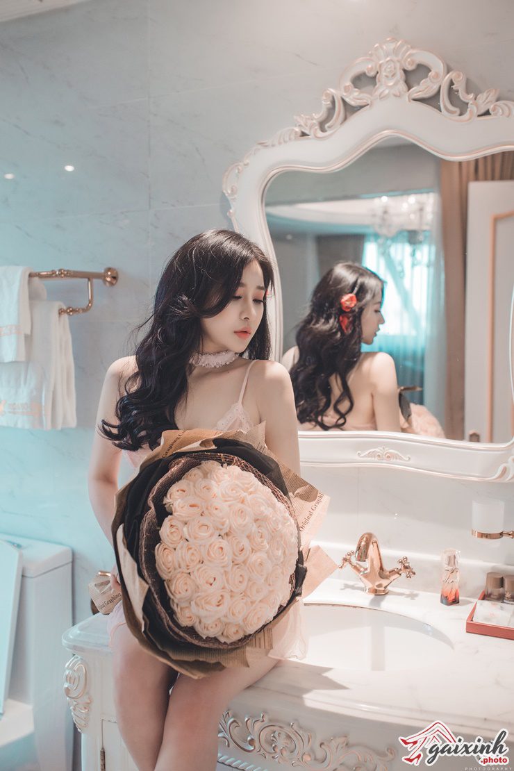 anh chup truoc guong che mat nu toc dai 05