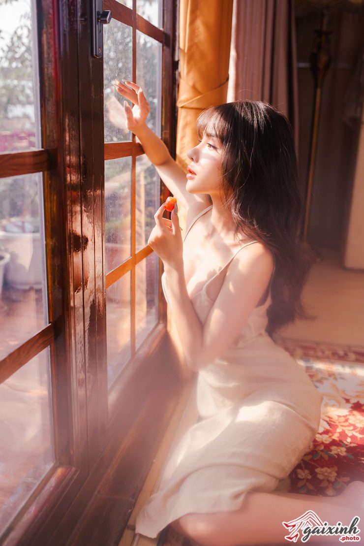 Gái Mặc Áo 2 Dây anh gai mac ao 2 day che mat 05