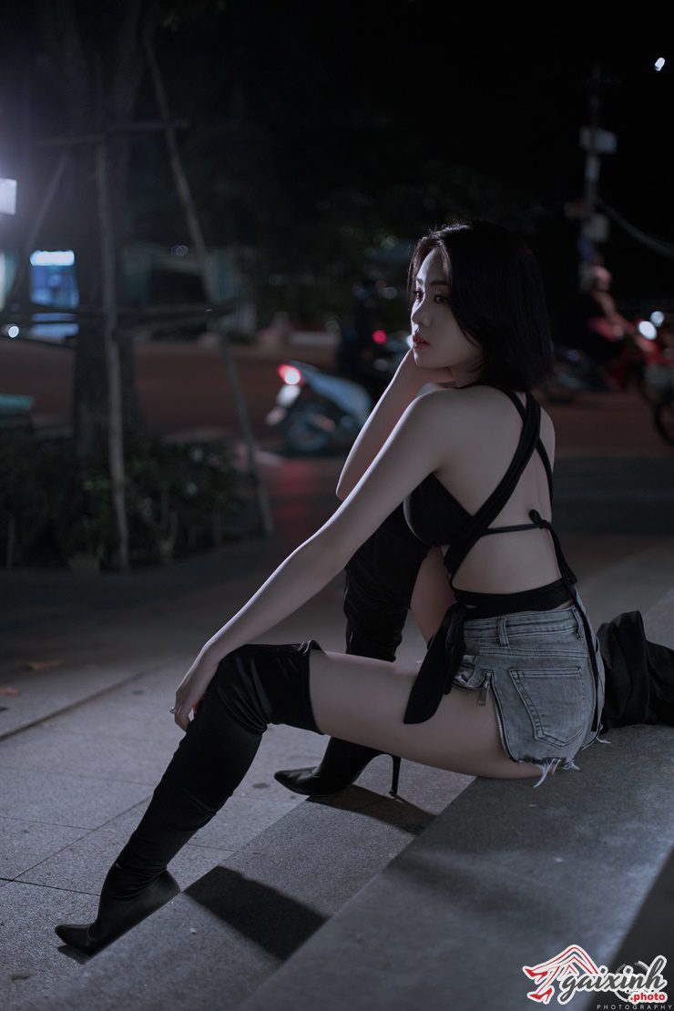 Gái Mặc Áo 2 Dây anh gai mac ao 3 day che mat 06