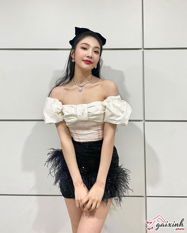 Gái Xinh Mặc Áo Trễ Vai ảnh gái xinh mặc áo trễ vai