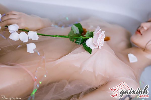 Ảnh Body Nữ Đẹp Chất Che Mặt ảnh gái xinh đeo mắt kính