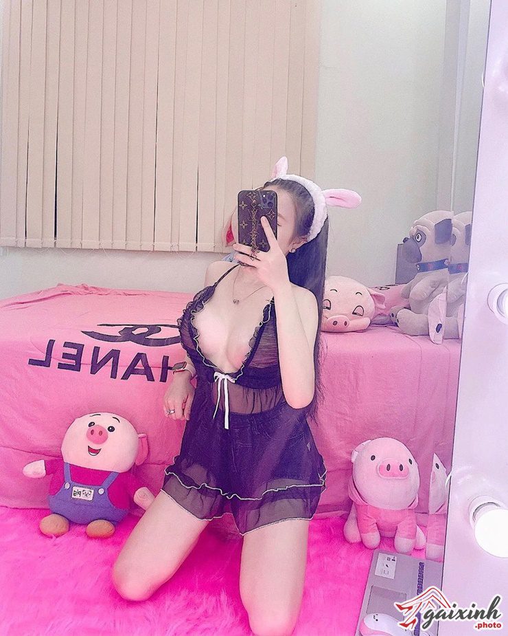 anh nguc chup truoc guong 05