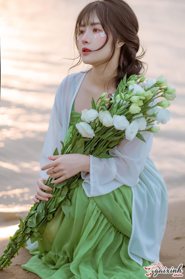 Vú Quỳnh Alee ảnh quỳnh alee nóng