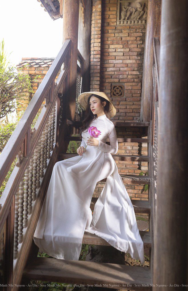 áo dài trắng mỏng sexy