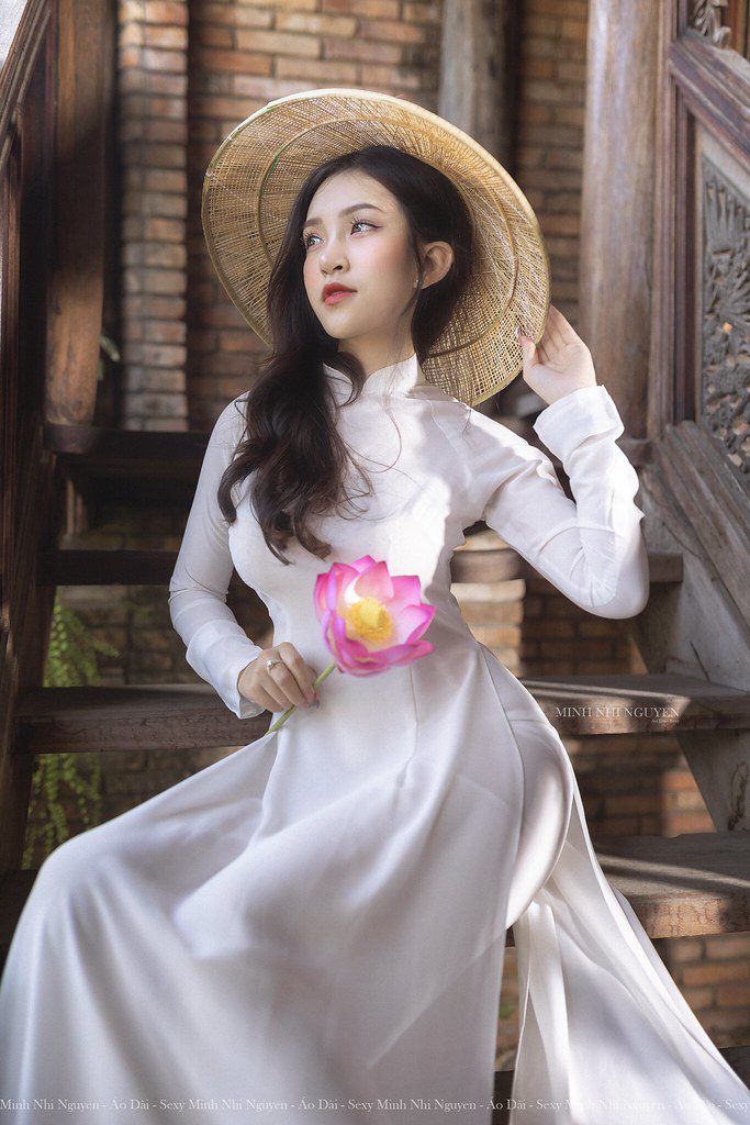 áo dài trắng mỏng sexy