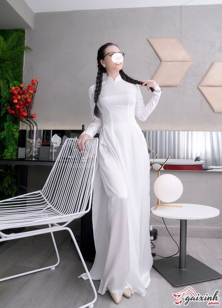 ao dai trang mong toc bim