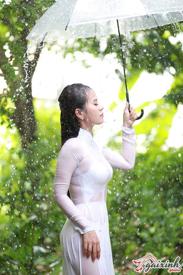 Ao Dai Uot Mua áo dài ướt sũng