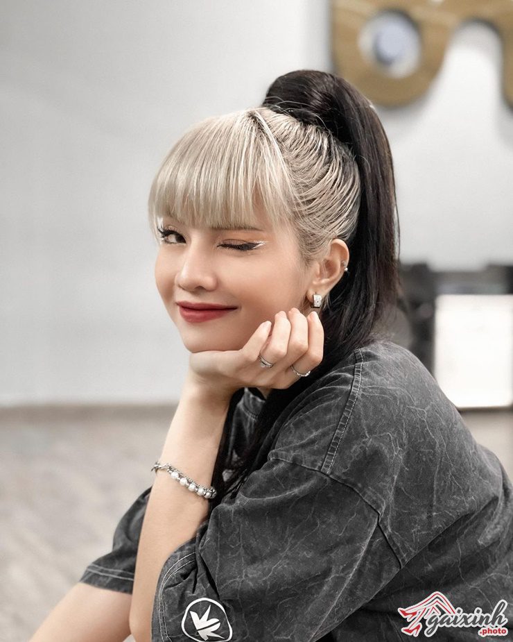 Ảnh Bùi Thảo Ly bùi thảo ly bao nhiêu tuổi