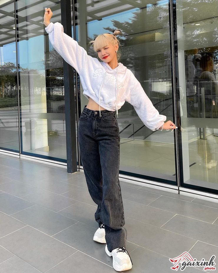 Ảnh Bùi Thảo Ly bùi thảo ly chiều cao