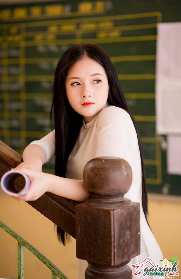 Người Con Gái Đẹp Mặc Chiếc Áo Dài ảnh gái đẹp mặc áo dài