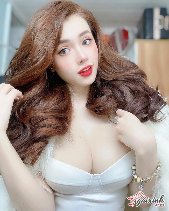 Chiều Cao Dj Kat đinh tú my