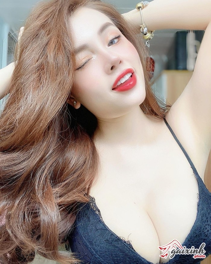 Chiều Cao Dj Kat đinh tú my mặc bikini