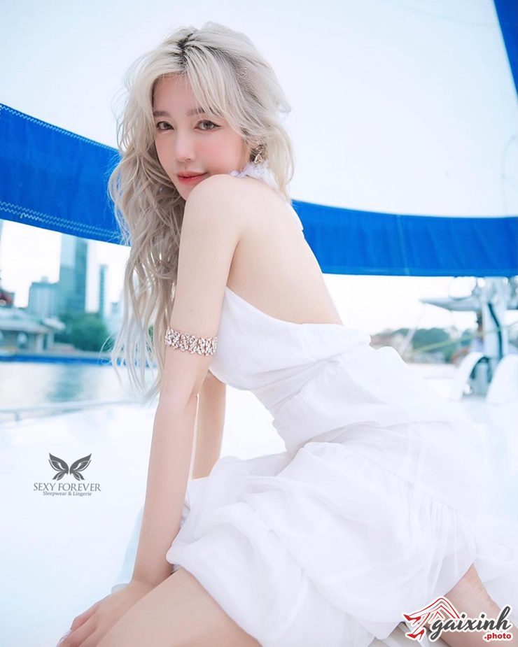 Ảnh Bikini Elly Trần elly traần