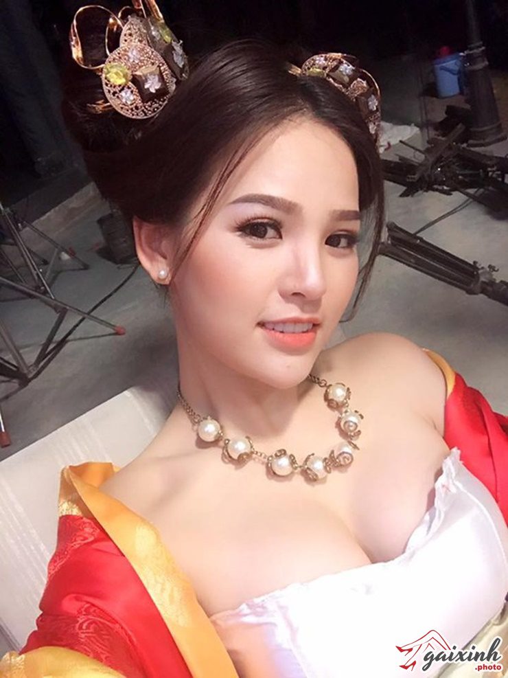 Ảnh Con Gái Hở Hang gái đẹp hở