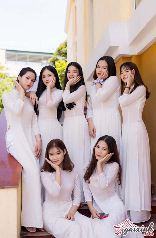 Người Con Gái Đẹp Mặc Chiếc Áo Dài gai dep mac ao dai