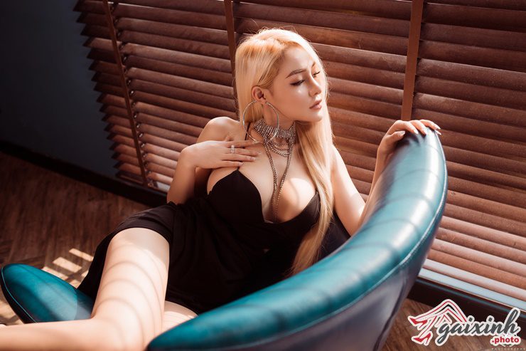 Gái Mặc Áo 2 Dây gai mac ao 2 day 09