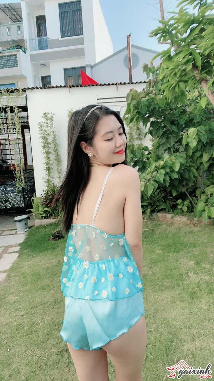 Gái Mặc Áo 2 Dây gai mac ao 2 day 21