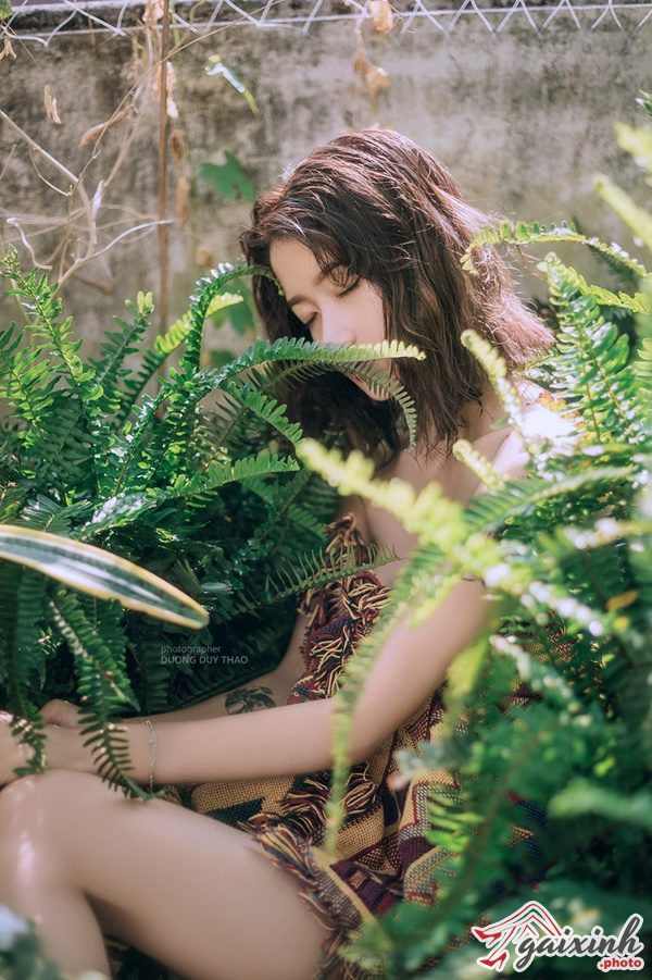 Ảnh Body Nữ Đẹp Chất Che Mặt gái trung tóc ngắn