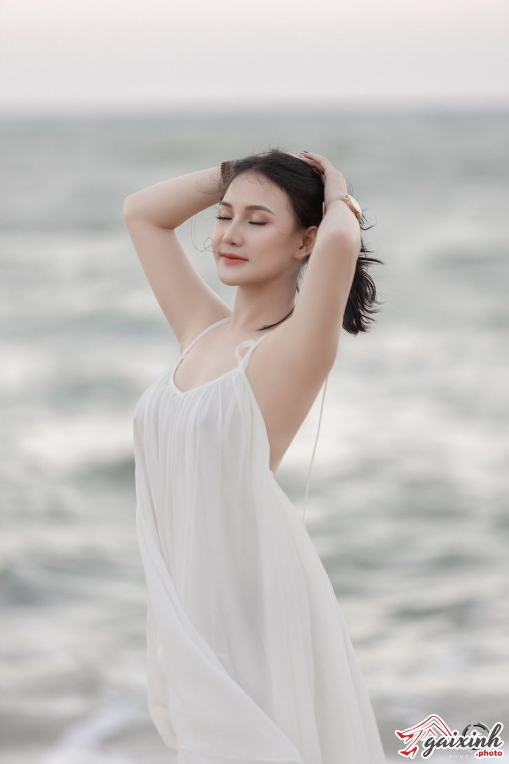 Gái Mặc Áo 2 Dây gai xinh mac ao 2 day 11