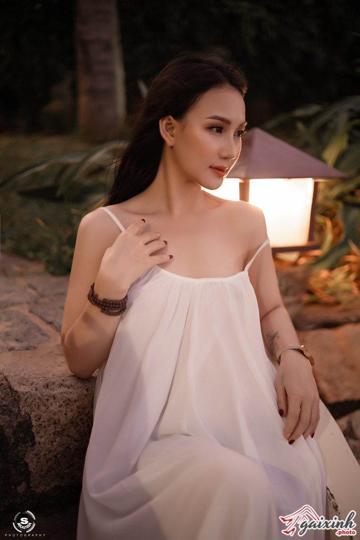 Gái Mặc Áo 2 Dây gai xinh mac ao 2 day 13