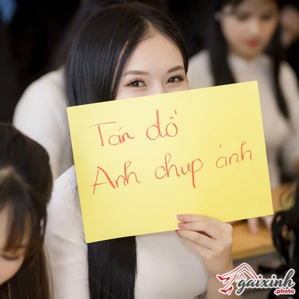 Người Con Gái Đẹp Mặc Chiếc Áo Dài gai xinh mac ao dai