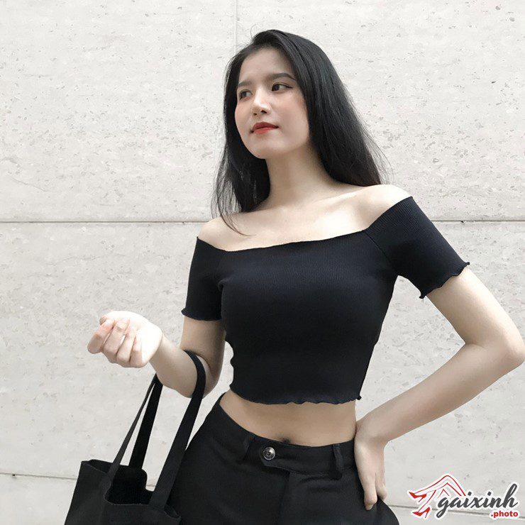 Gái Xinh Mặc Áo Trễ Vai gái xinh mặc croptop khoe vòng 1 nóng bỏng