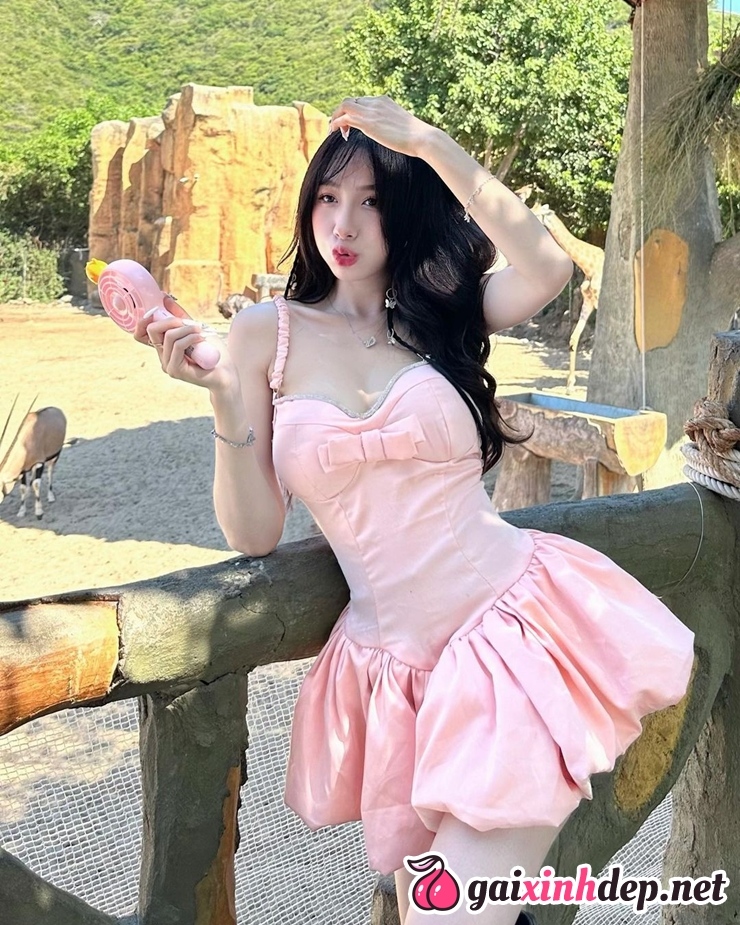 gai xinh moi lon show hang