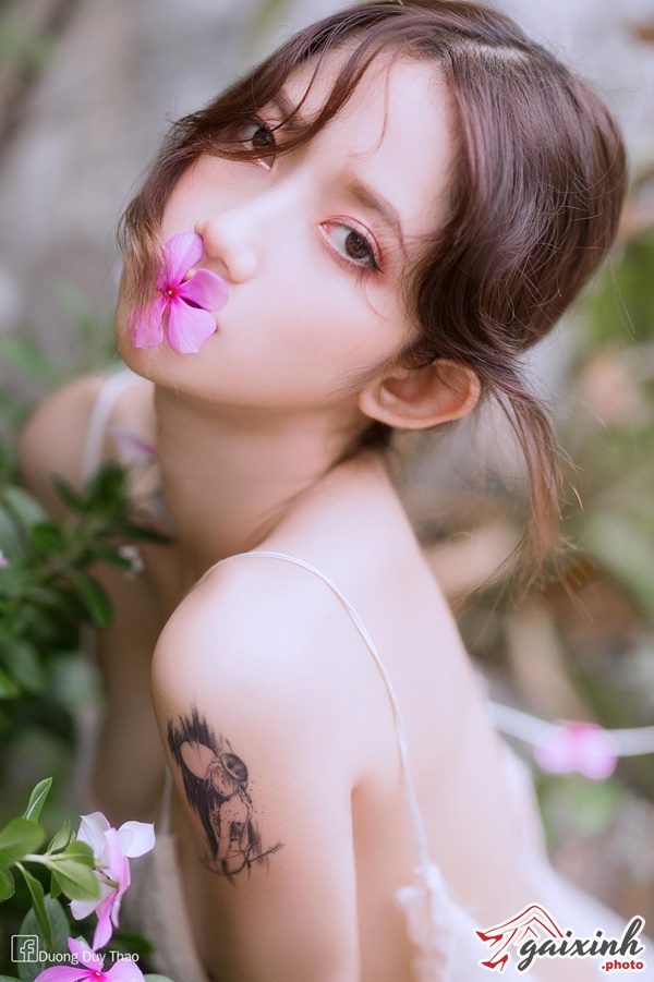 Ảnh Body Nữ Đẹp Chất Che Mặt gái xinh tóc ngang vai