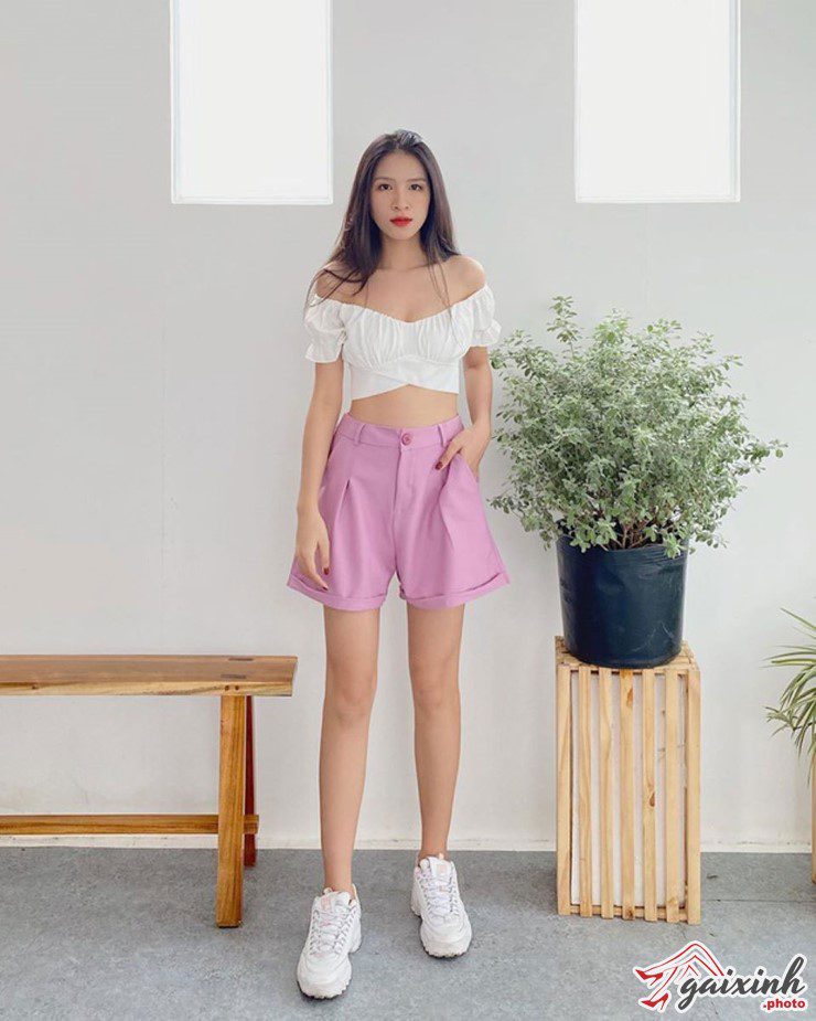 Gái Xinh Mặc Áo Trễ Vai gái xinh vai rộng mặt áo trể vai