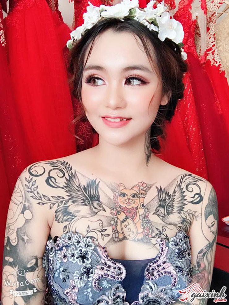 gái xinh xăm trổ