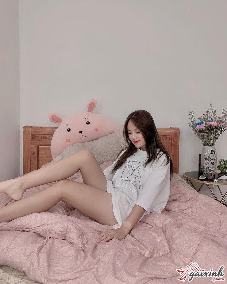 Ảnh Của Trần Thị Nhung gãy tv trần thị nhung mặc đồ bơi