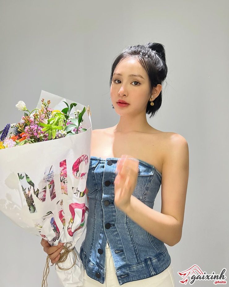 hiền hồ tóc ngắn