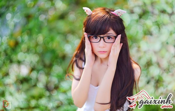 Ảnh Con Gái hình gái xinh đeo mắt kính