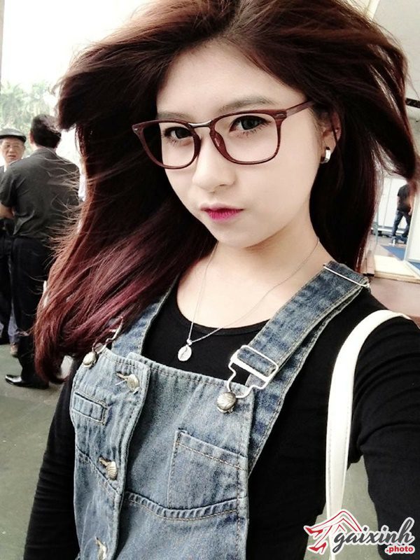 Ảnh Con Gái hình gái xinh đeo mắt kính