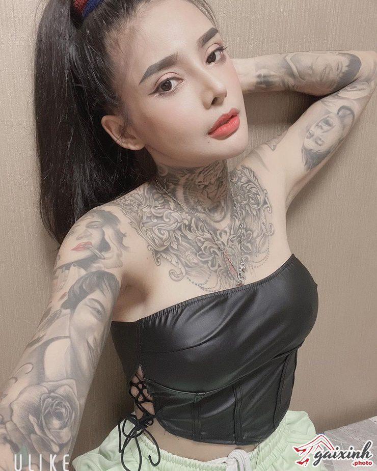 hình xăm cô gái buồn chất