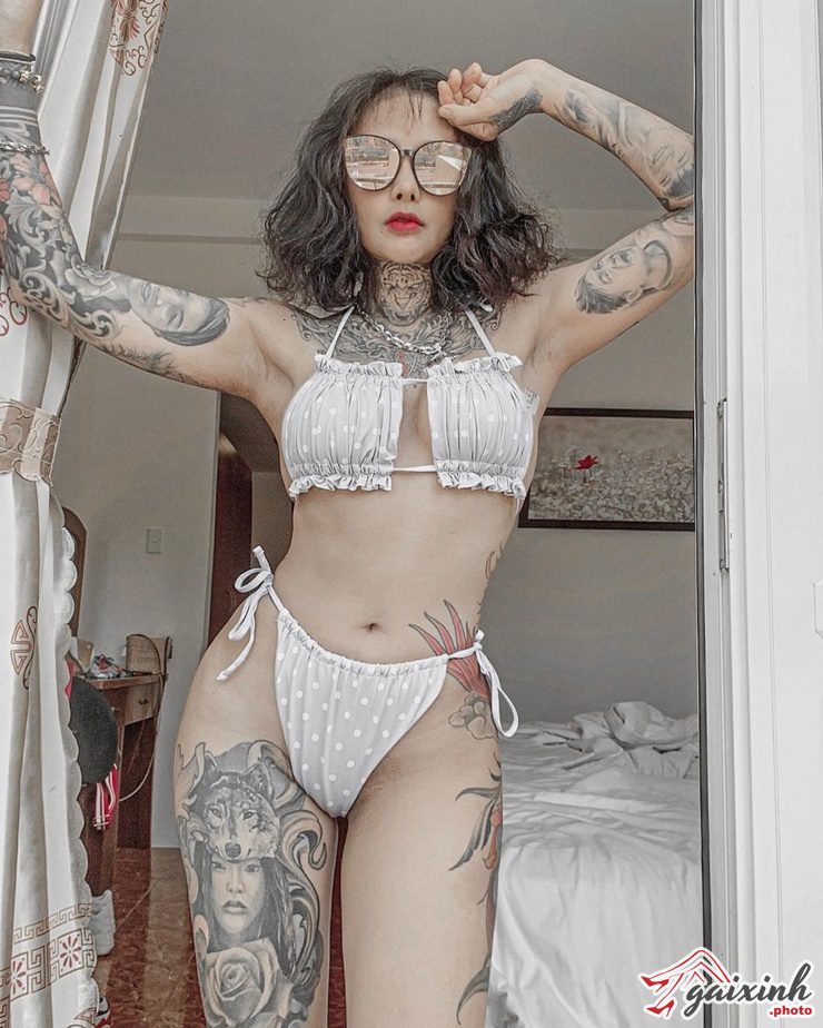 hình xăm kín lưng cho con gái