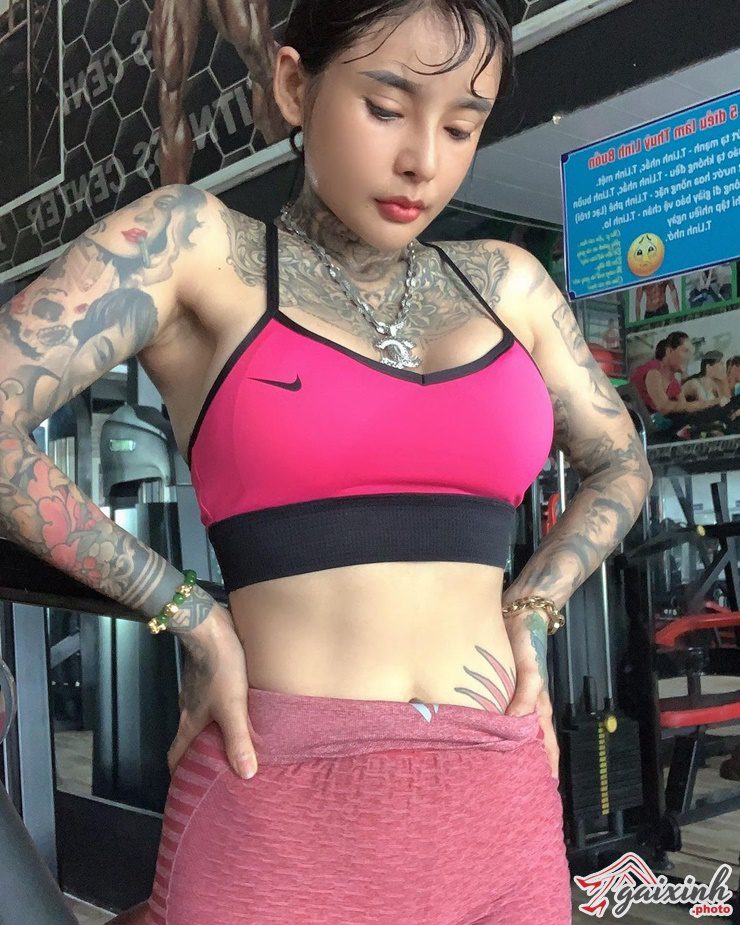 hình xăm ngầu nữ