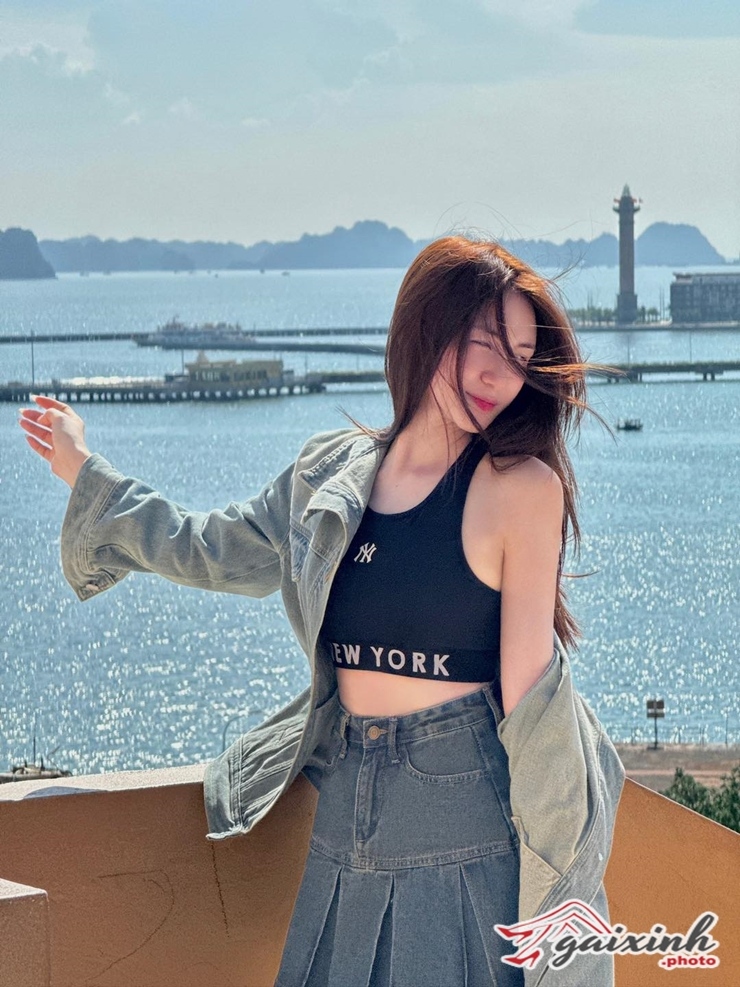 hoa minzy mac bikini