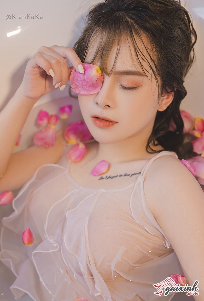 Hot Girl 2K2 Sở Hữu Mặt Xinh Body Gợi Cảm hot girl 2k2 so huu mat xinh body goi cam 001