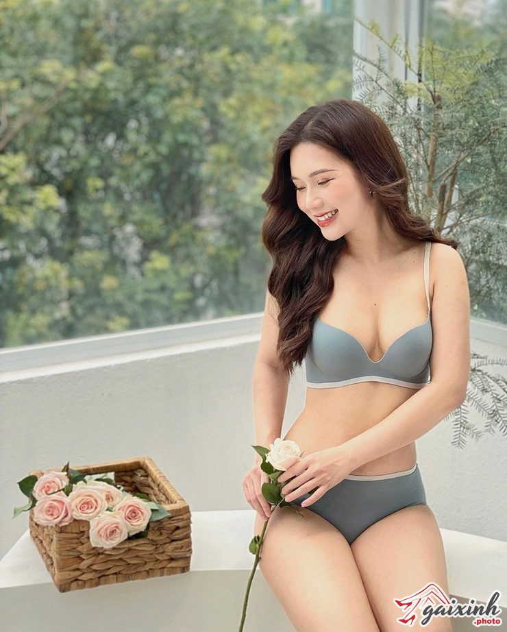 Bikini Phạm Ngọc Anh kem xôi tv phạm ngọc anh nội y