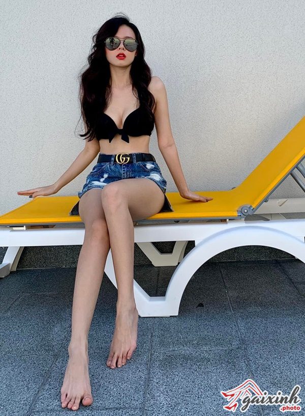 Anh Midu midu mặc bikini