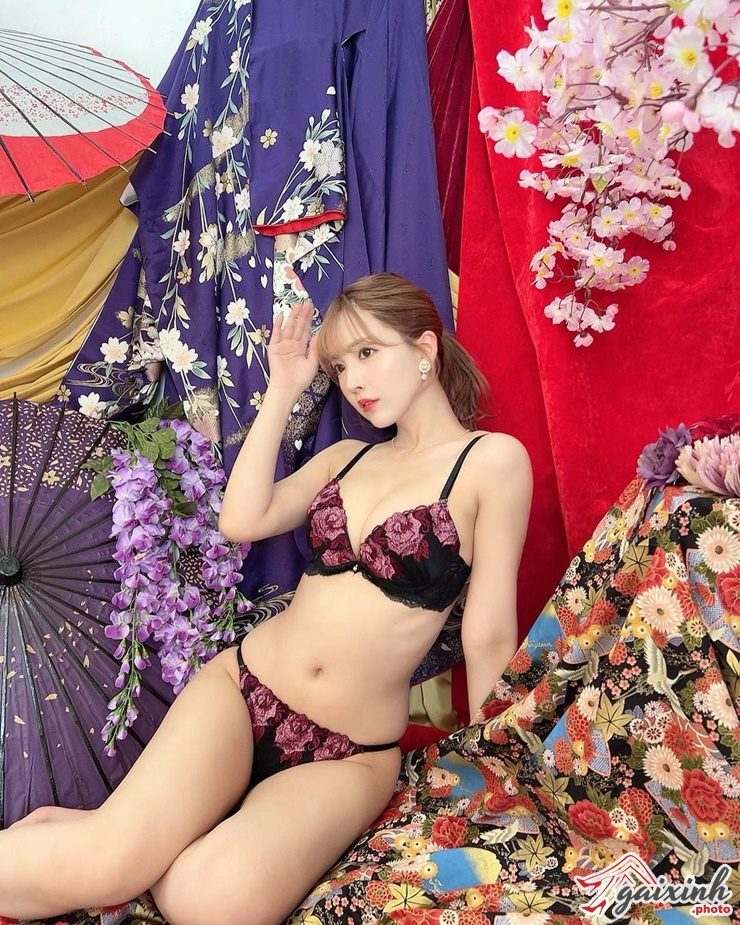 yua mikami khong che