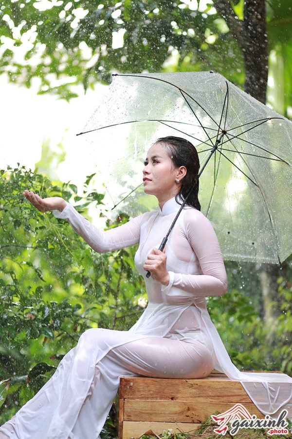 Ao Dai Uot Mua mưa ướt áo dài