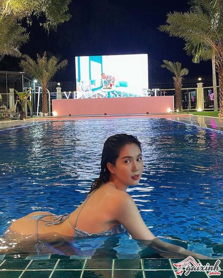 Ngoc-Trinh-Nude-Bg ngọc trinh lộ hàng