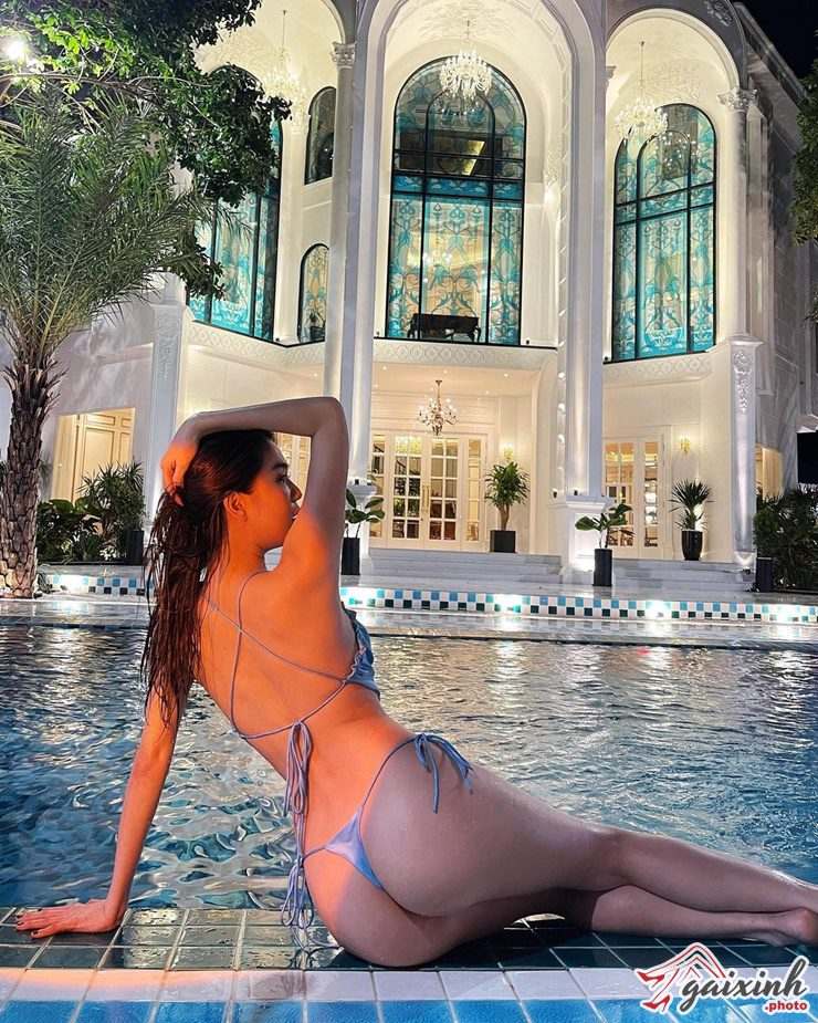 Ngoc-Trinh-Nude-Bg ngọc trinh nude