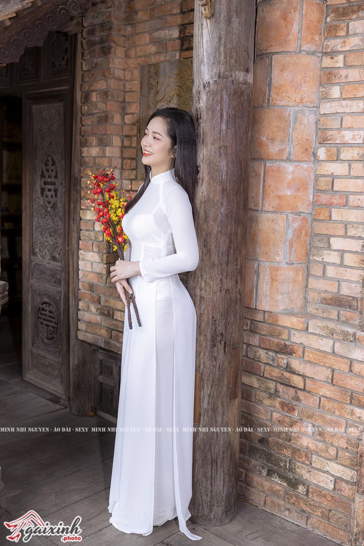 Người Mẫu Áo Dài Siêu Mỏng người mẫu áo dài trắng siêu mỏng