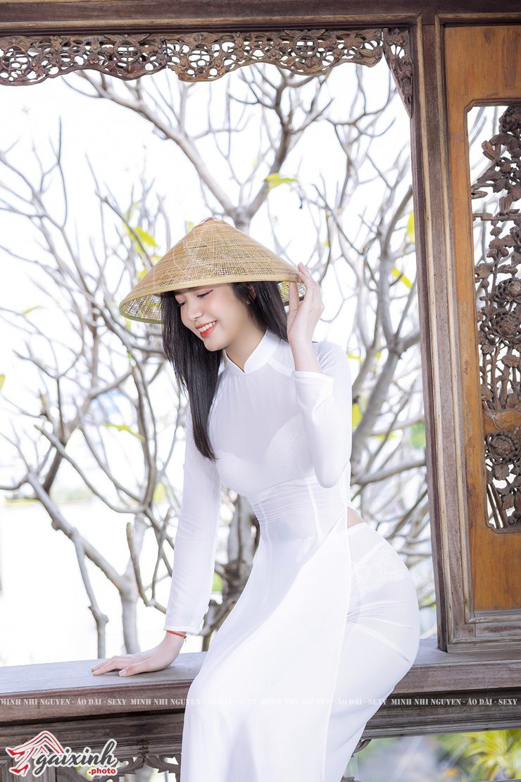Người Mẫu Áo Dài Siêu Mỏng ảnh người mẫu áo dài trắng siêu mỏng